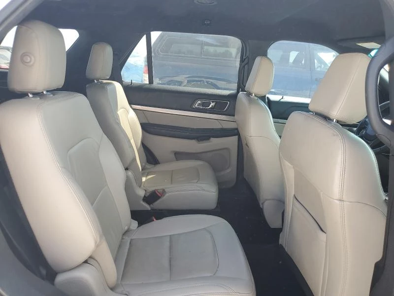 Ford Explorer 3.5L 6 Front-wheel Drive - изображение 3