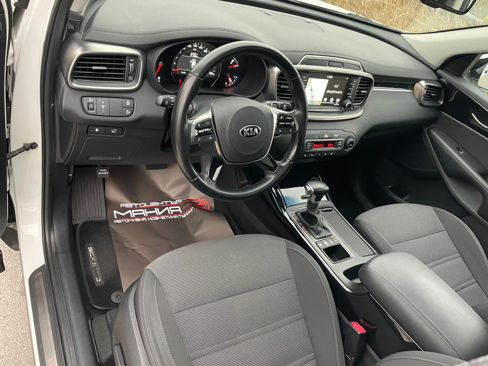 Kia Sorento Панорама, Камера, Кейлес, Дистроник.6+ 1места - изображение 9