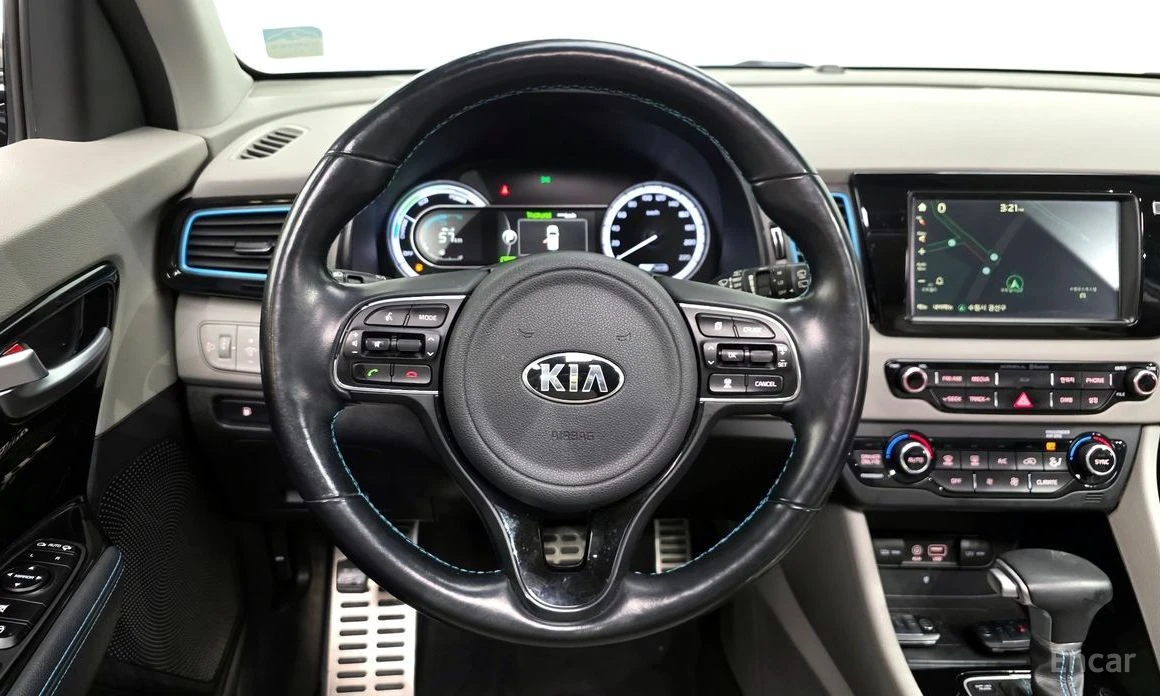 Kia Niro, снимка 13 - Автомобили и джипове - 53726624