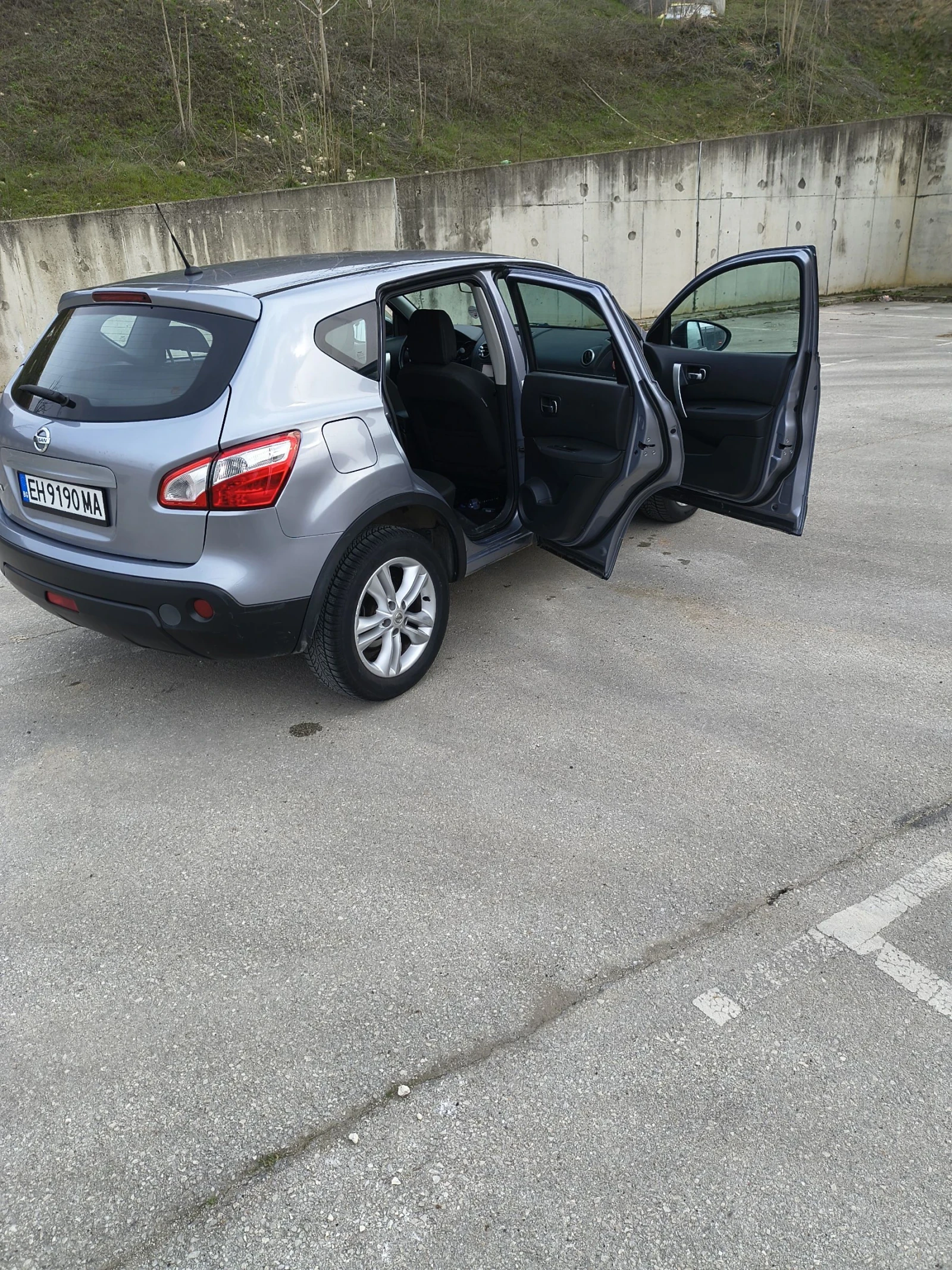 Nissan Qashqai 1.6i LPG, снимка 2 - Автомобили и джипове - 53926674