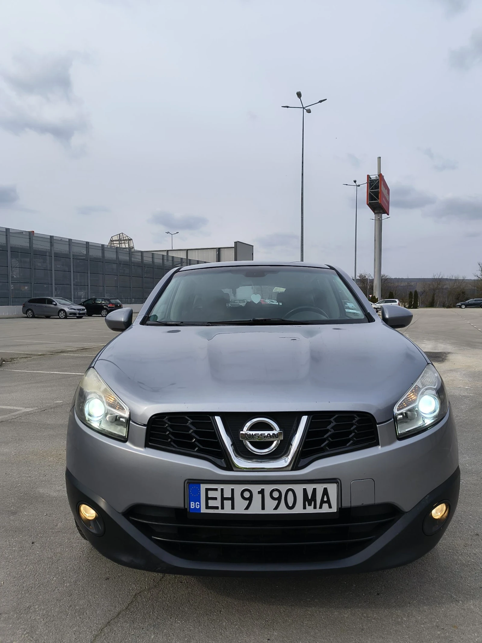 Nissan Qashqai 1.6i LPG, снимка 4 - Автомобили и джипове - 53926674