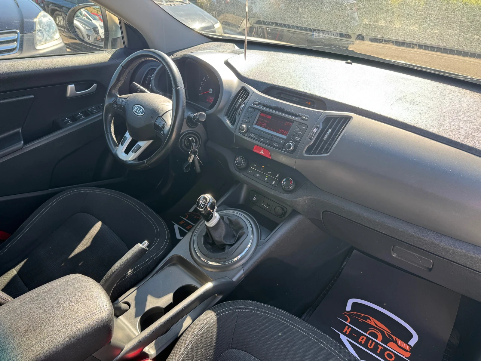 Kia Sportage 1.6 /136 кс/ LED / PDC, снимка 8 - Автомобили и джипове - 55975434