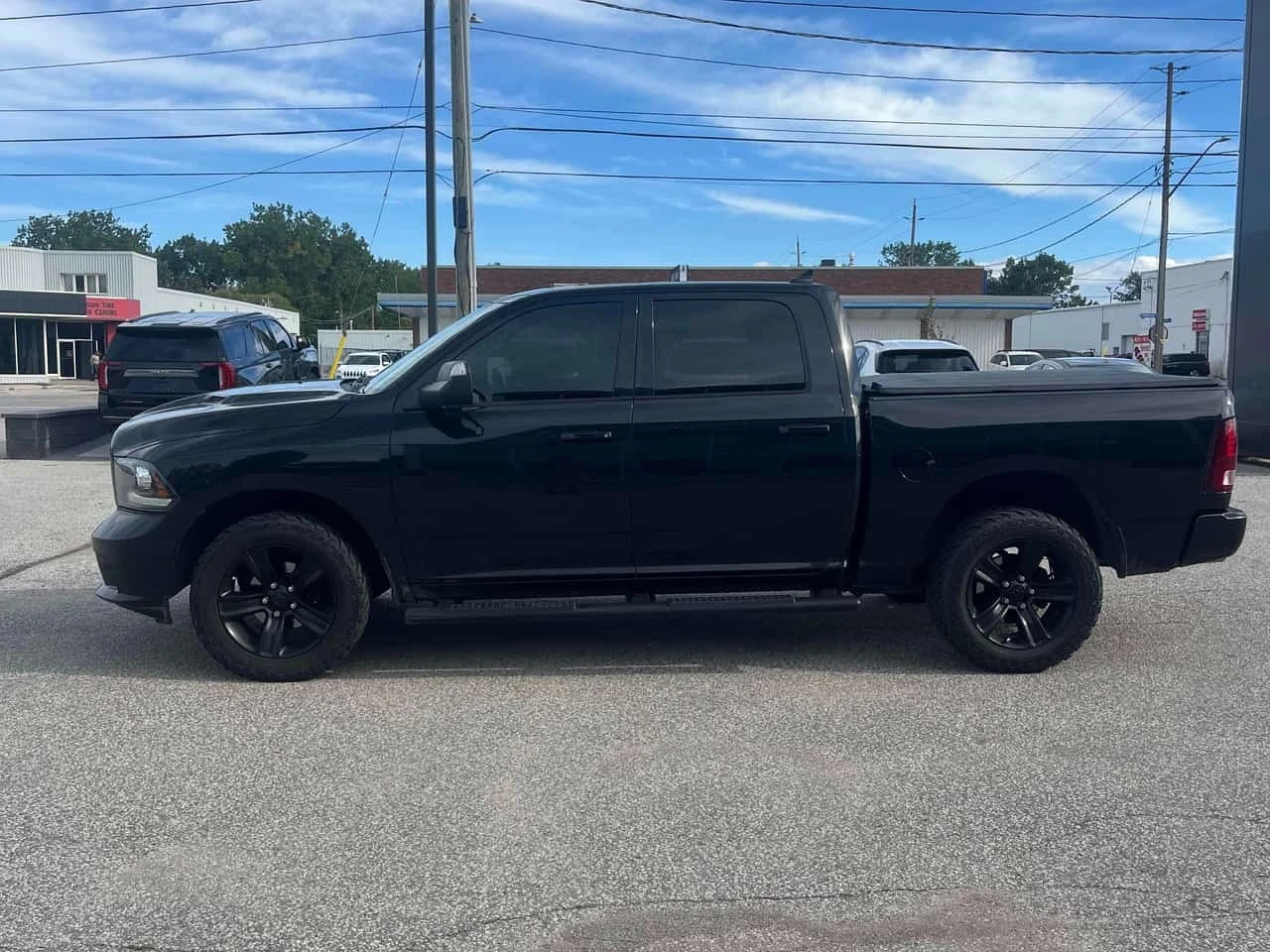 Dodge RAM 1500 / NIGHT / КОЖЕН САЛОН / ОБДУХВАНЕ / 2 КЛЮЧА, снимка 2 - Автомобили и джипове - 56177034
