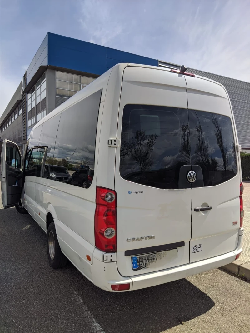 VW Crafter, снимка 2 - Бусове и автобуси - 48371208