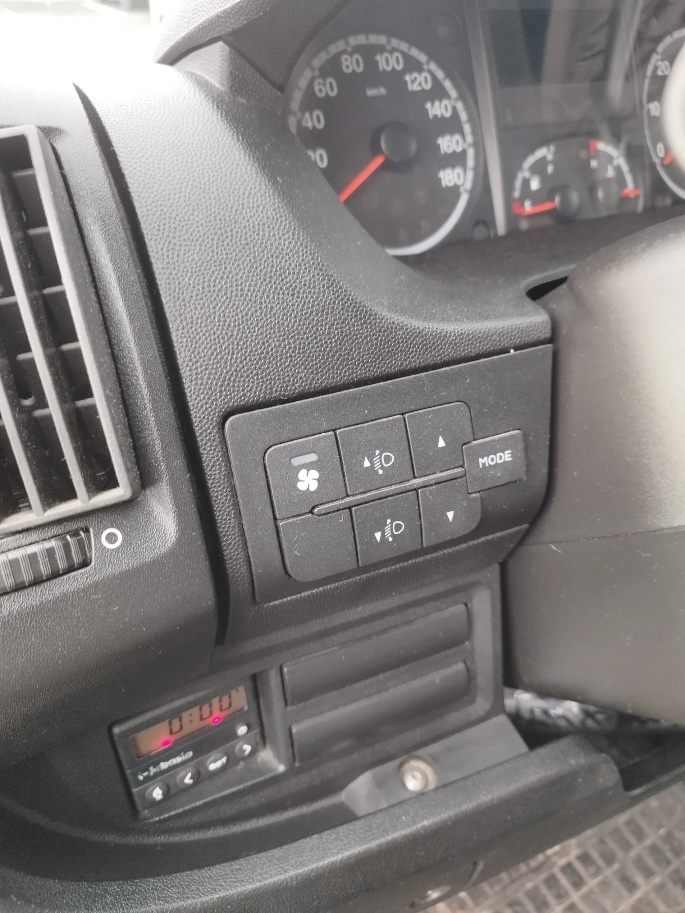Peugeot Boxer 2.2 HDI - изображение 8