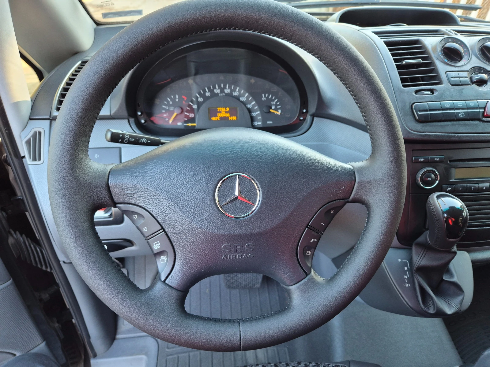 Mercedes-Benz Vito 115 CDI (2.2) 8-местен, снимка 8 - Бусове и автобуси - 53746058