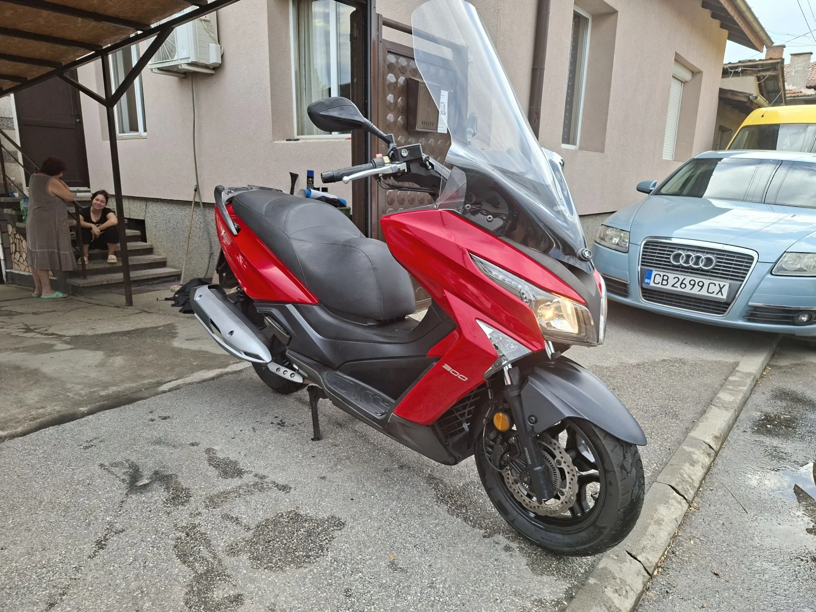 Kymco Downtown X-Taun 300ie ABS МНОГО ЗАПАЗЕН, снимка 3 - Мотоциклети и мототехника - 55327500