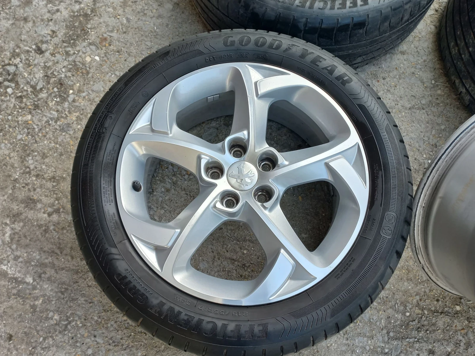    215/55R17  Peugeot | Mobile.bg   3
