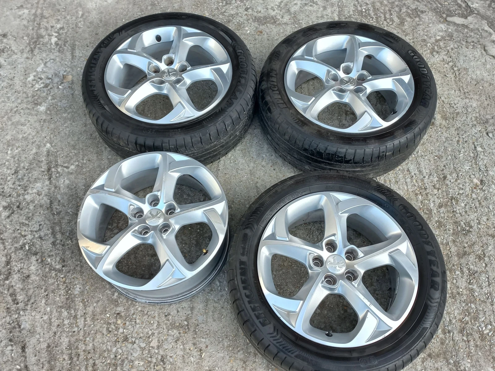    215/55R17  Peugeot | Mobile.bg   6