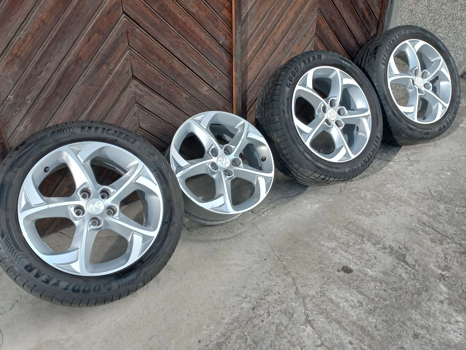    215/55R17  Peugeot | Mobile.bg   12