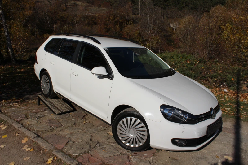 VW Golf 1.6TDI Blue Motion, снимка 1 - Автомобили и джипове - 47878582