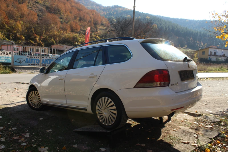 VW Golf 1.6TDI Blue Motion, снимка 8 - Автомобили и джипове - 47878582