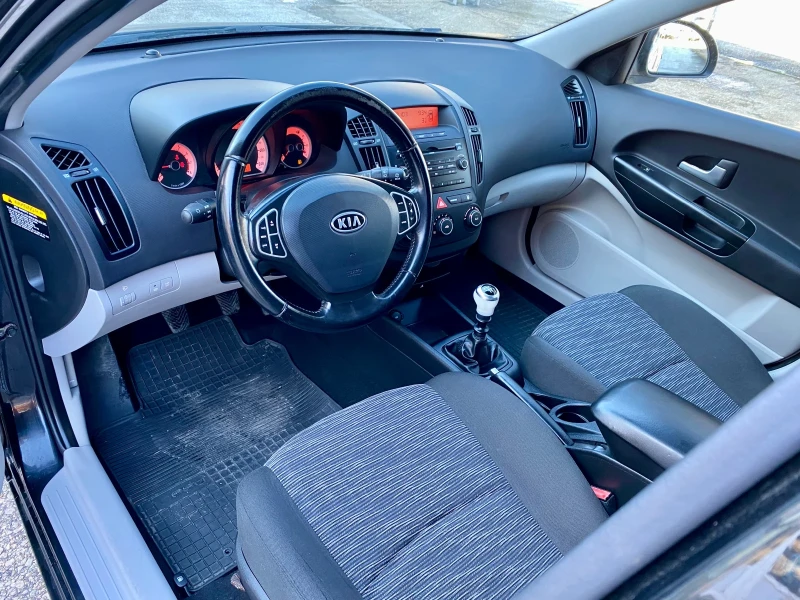 Kia Ceed 1.4i-Klimatik-Top, снимка 9 - Автомобили и джипове - 48547590