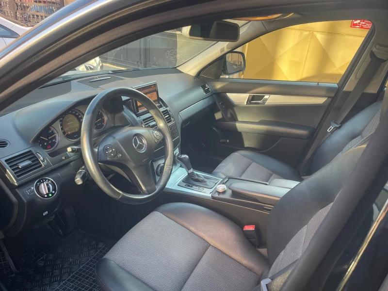 Mercedes-Benz C 220, снимка 5 - Автомобили и джипове - 51975771