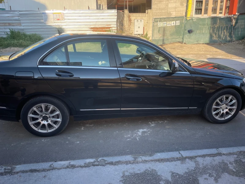 Mercedes-Benz C 220, снимка 3 - Автомобили и джипове - 51975771
