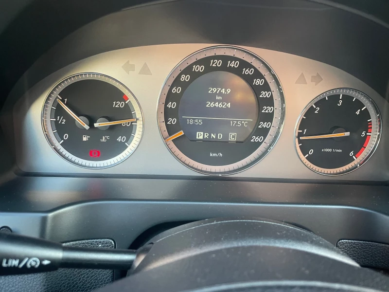 Mercedes-Benz C 220, снимка 9 - Автомобили и джипове - 51975771