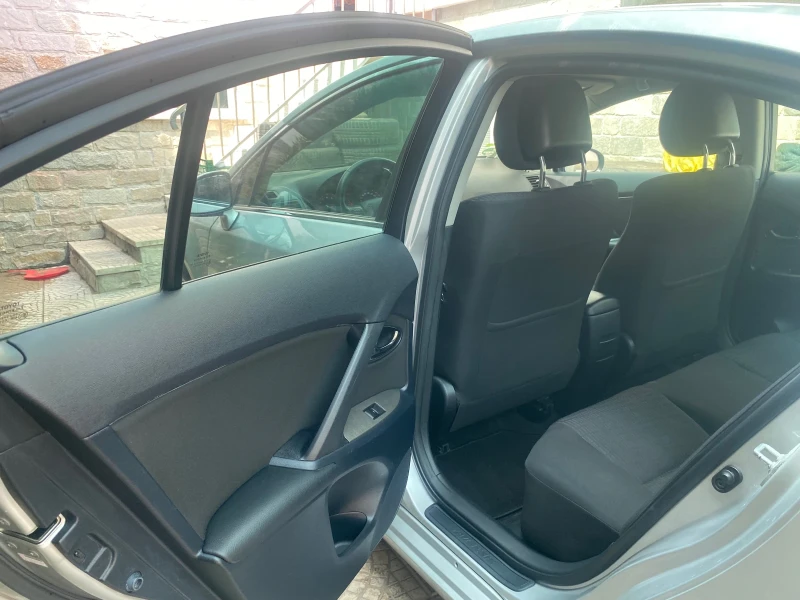 Toyota Avensis 1.8 -VVTi, снимка 8 - Автомобили и джипове - 51291190