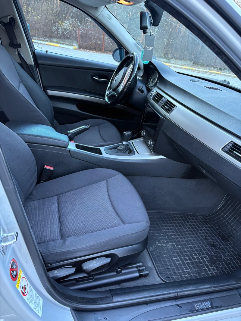 BMW 320, снимка 15 - Автомобили и джипове - 52774494