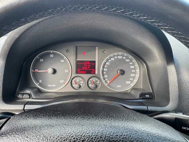 VW Golf 1.9 TDI , снимка 10 - Автомобили и джипове - 53212199