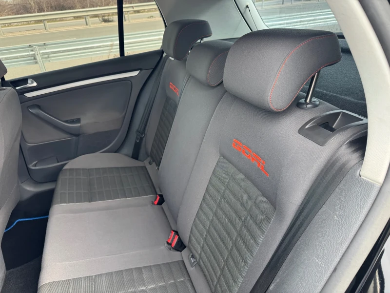 VW Golf 1.9 TDI , снимка 6 - Автомобили и джипове - 53212199