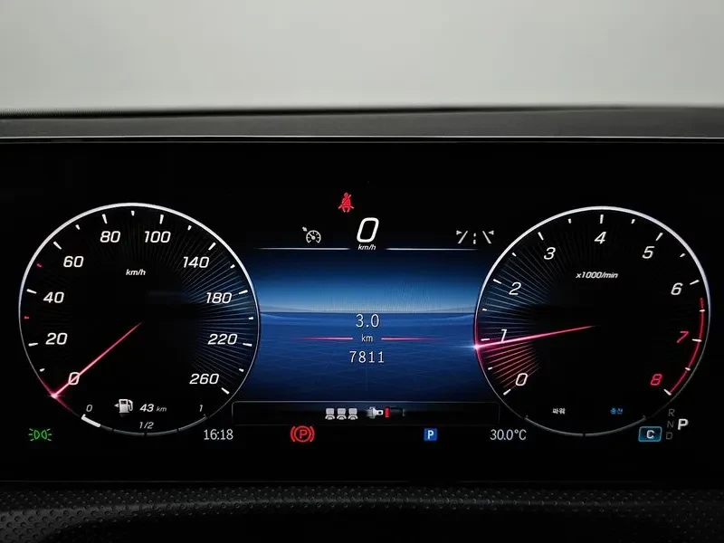 Mercedes-Benz A 220 Sedan 2024, снимка 8 - Автомобили и джипове - 55715386