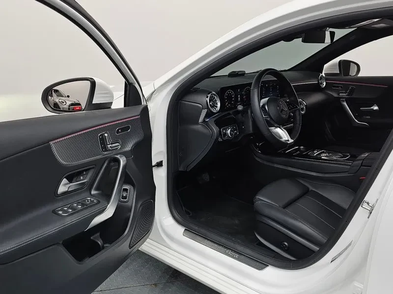 Mercedes-Benz A 220 Sedan 2024, снимка 10 - Автомобили и джипове - 55715386