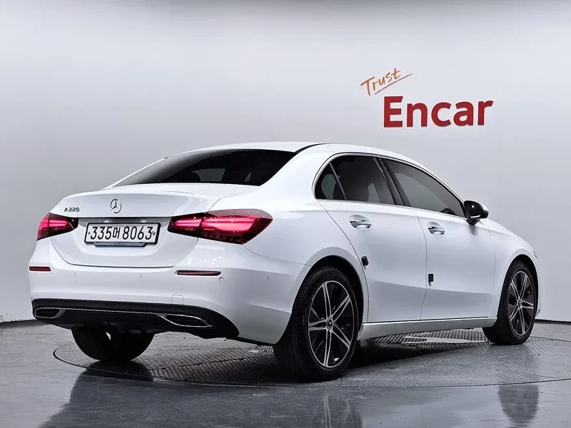 Mercedes-Benz A 220 Sedan 2024, снимка 2 - Автомобили и джипове - 55715386