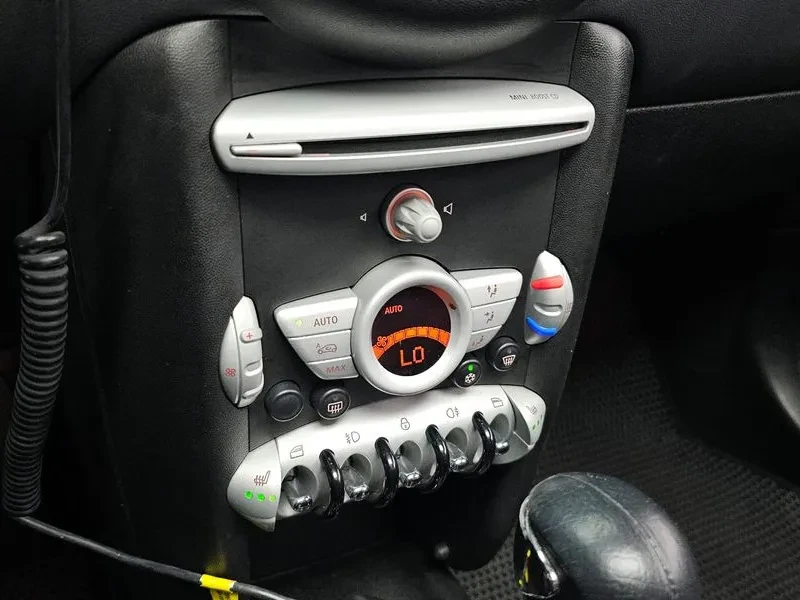 Mini Cooper Basic 2Nd Generation, снимка 15 - Автомобили и джипове - 56116166