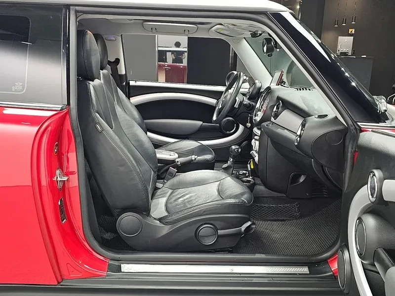 Mini Cooper Basic 2Nd Generation, снимка 11 - Автомобили и джипове - 56116166