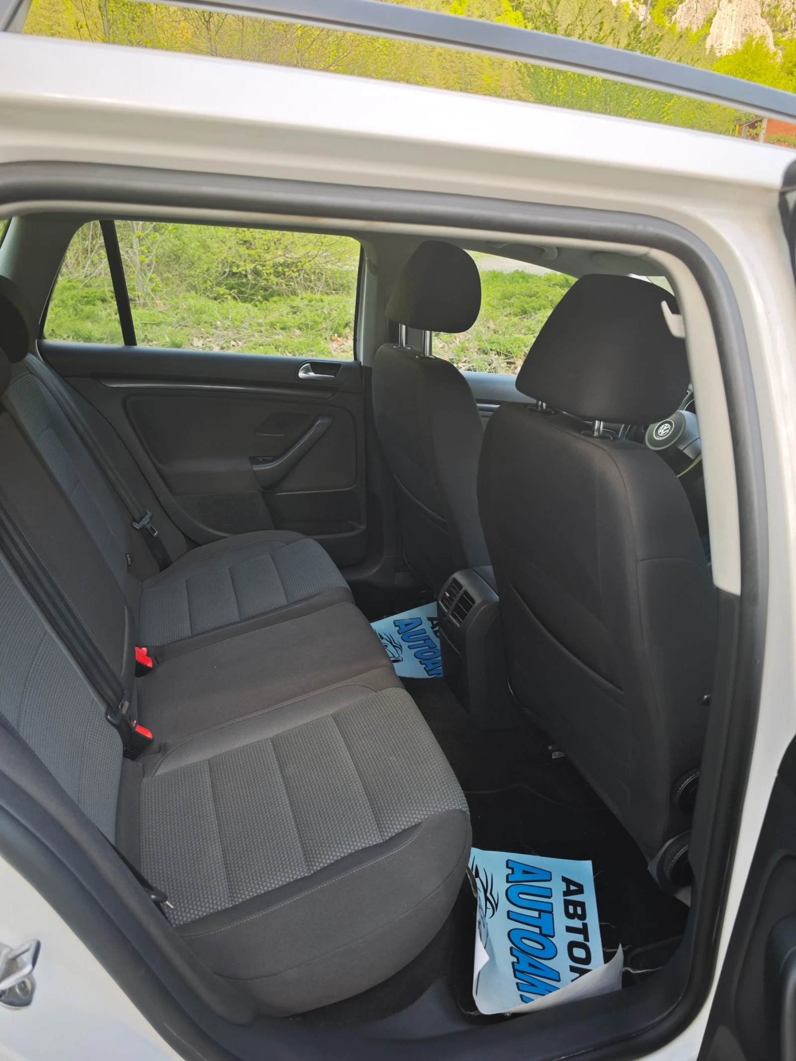 VW Golf 1.6TDI Blue Motion - изображение 9