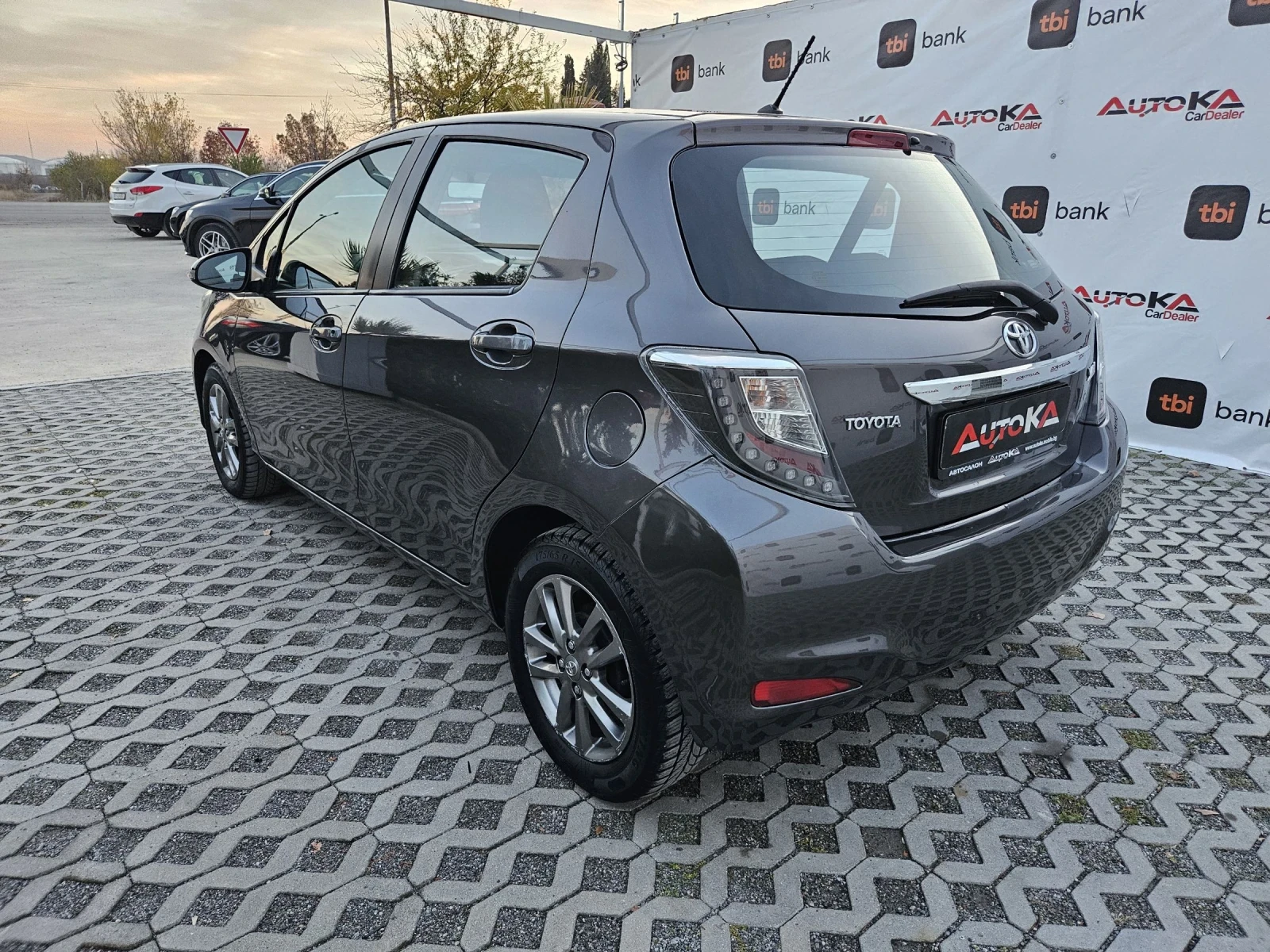 Toyota Yaris 1.0i-69kc= KAMEPA= КЛИМАТРОНИК - изображение 5