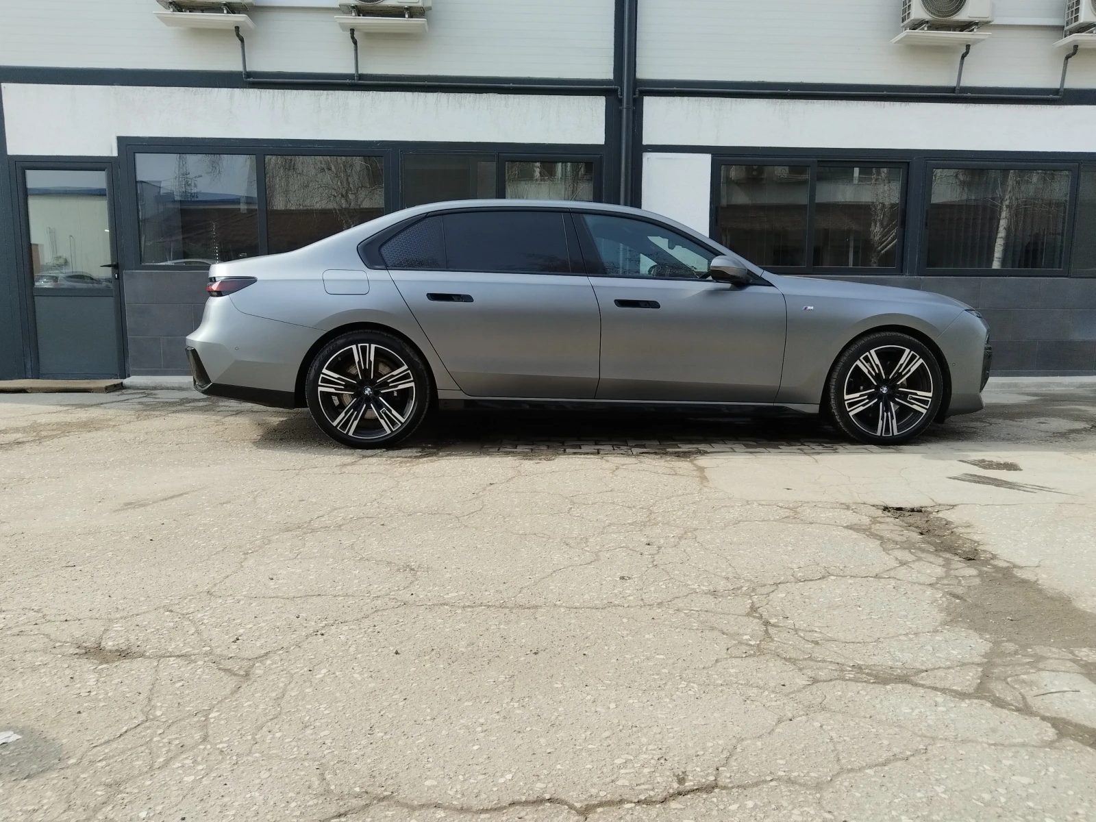 BMW 740 X Drive | Mobile.bg   16