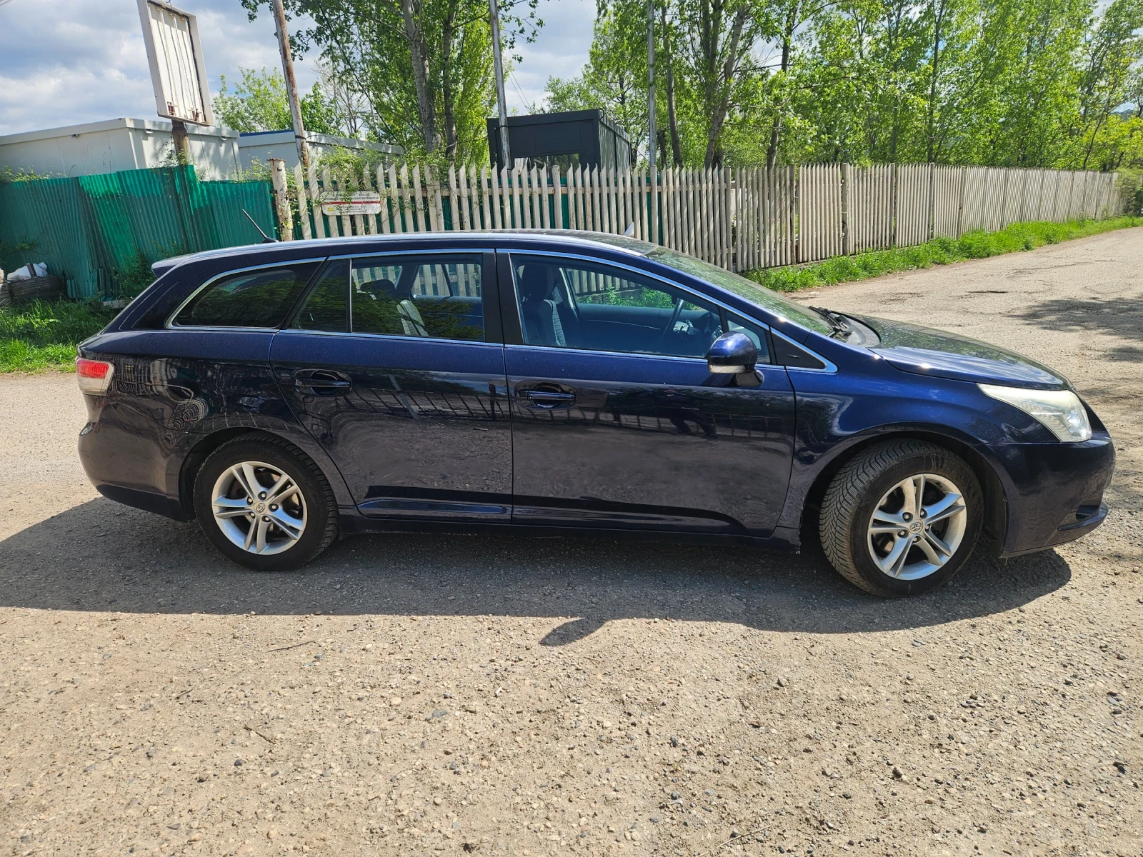 Toyota Avensis 1.8 147 к.с., АВТОМАТ/ ЕВРО 5 - изображение 4