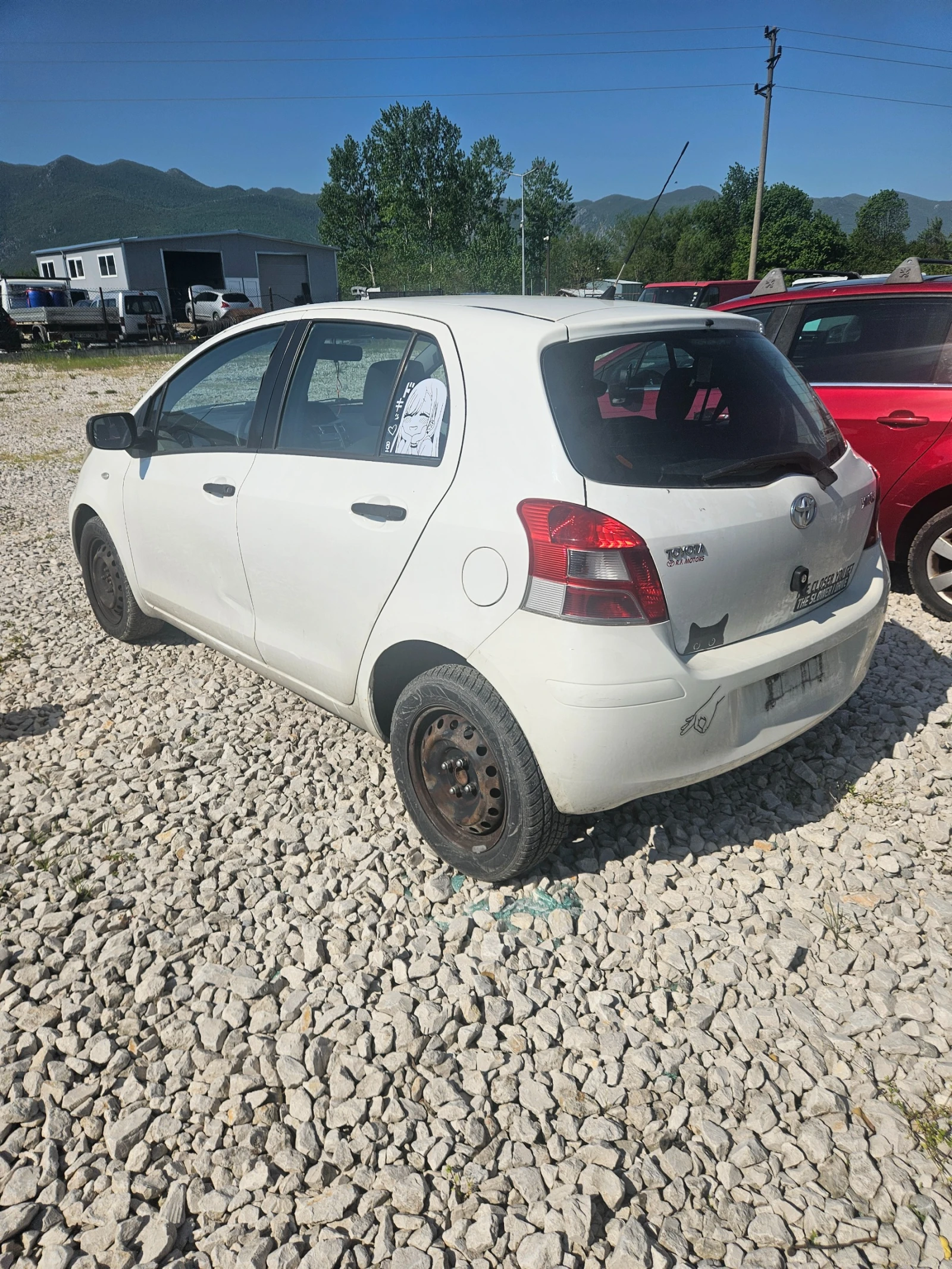 Toyota Yaris  - изображение 5