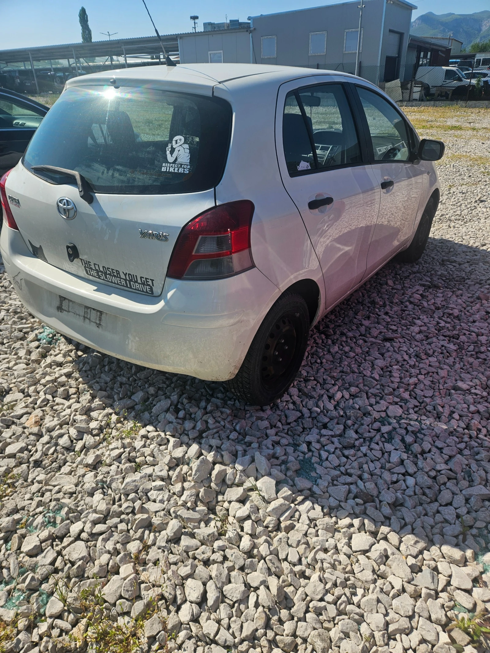 Toyota Yaris  - изображение 3
