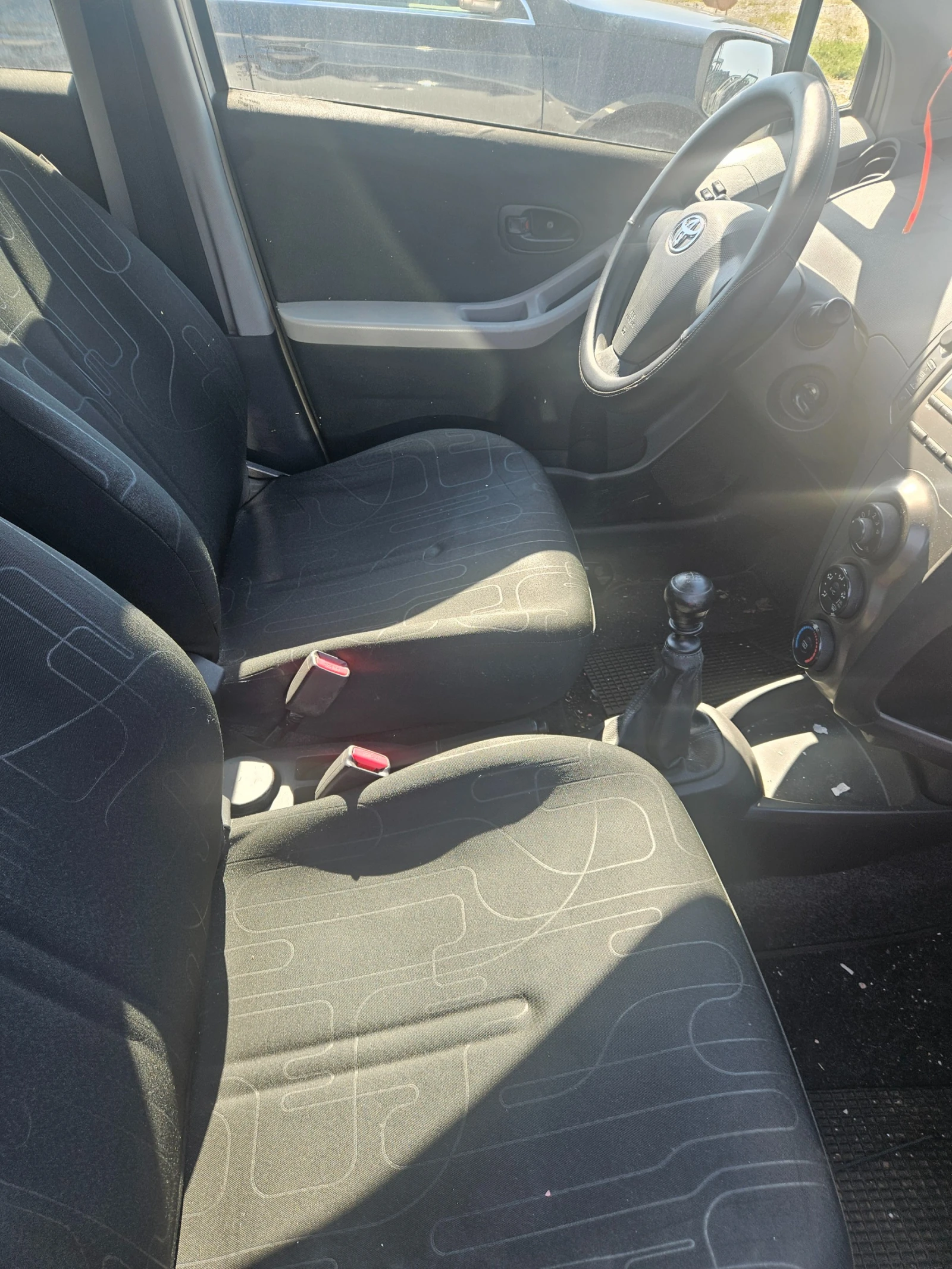 Toyota Yaris  - изображение 7