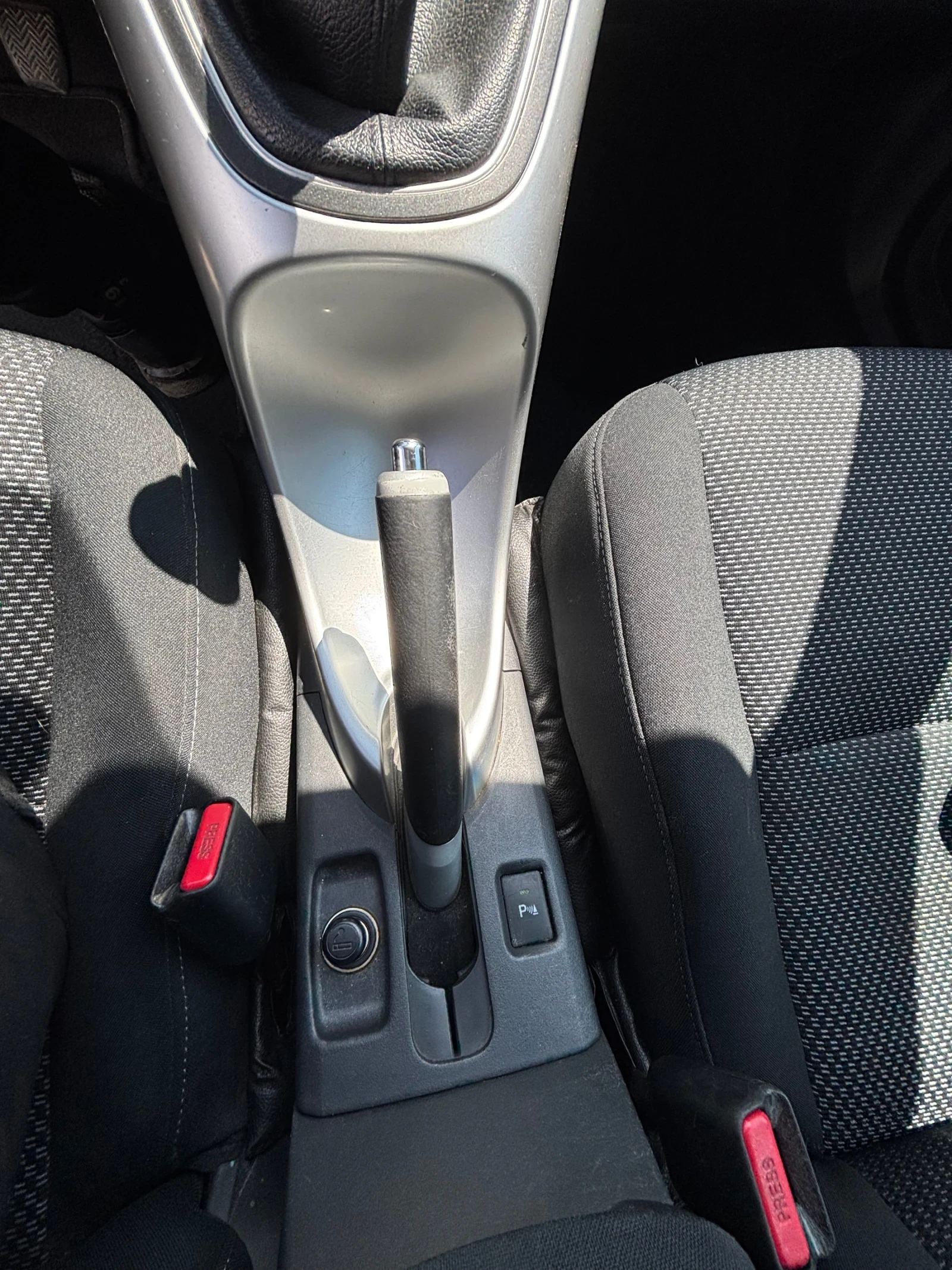 Toyota Auris 1.6 VVT-I - изображение 9