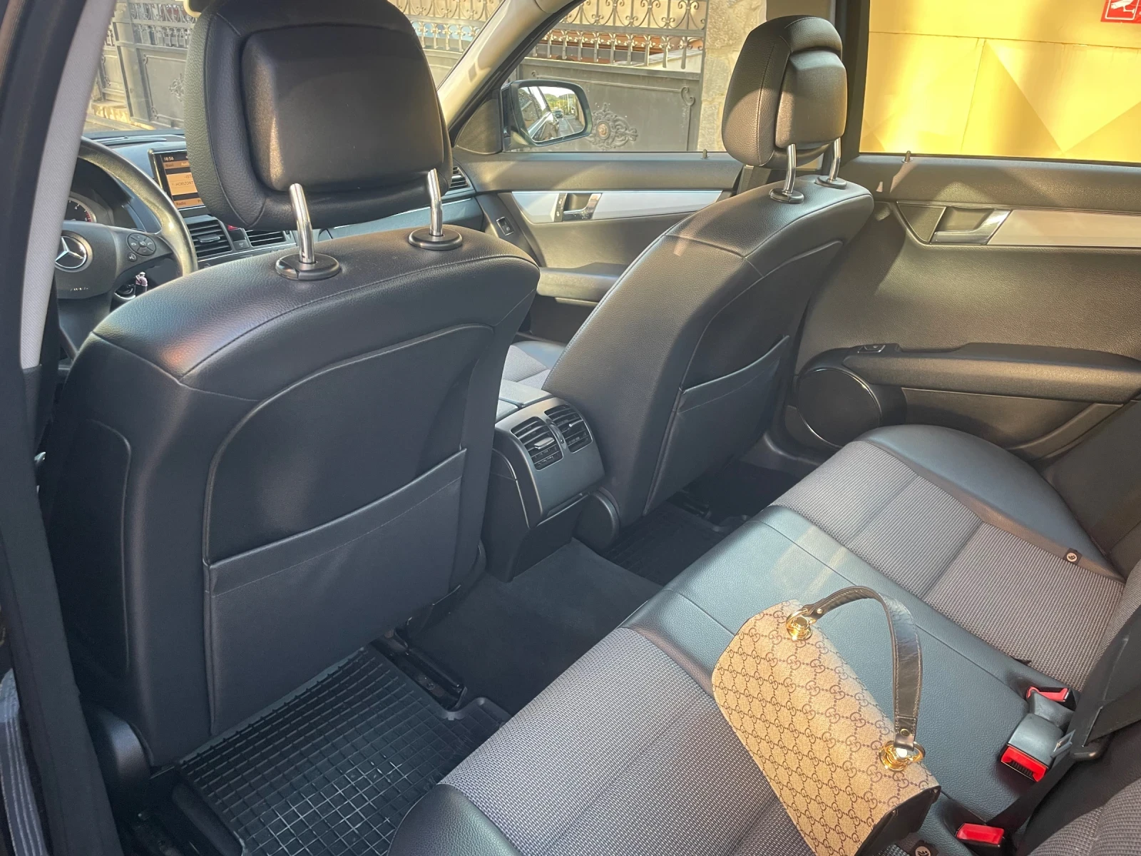 Mercedes-Benz C 220  - изображение 6