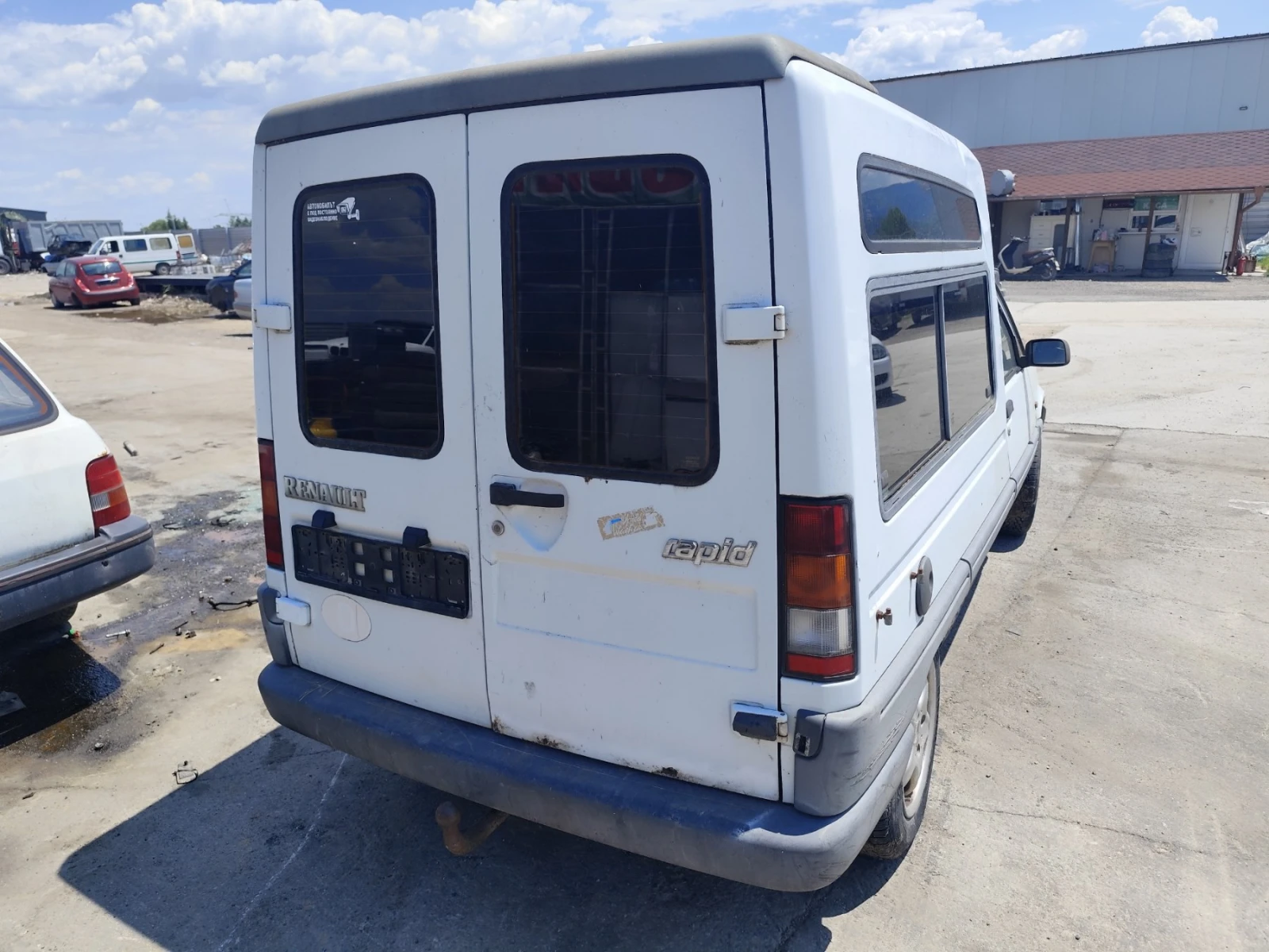 Renault Rapid 1.0 - изображение 3