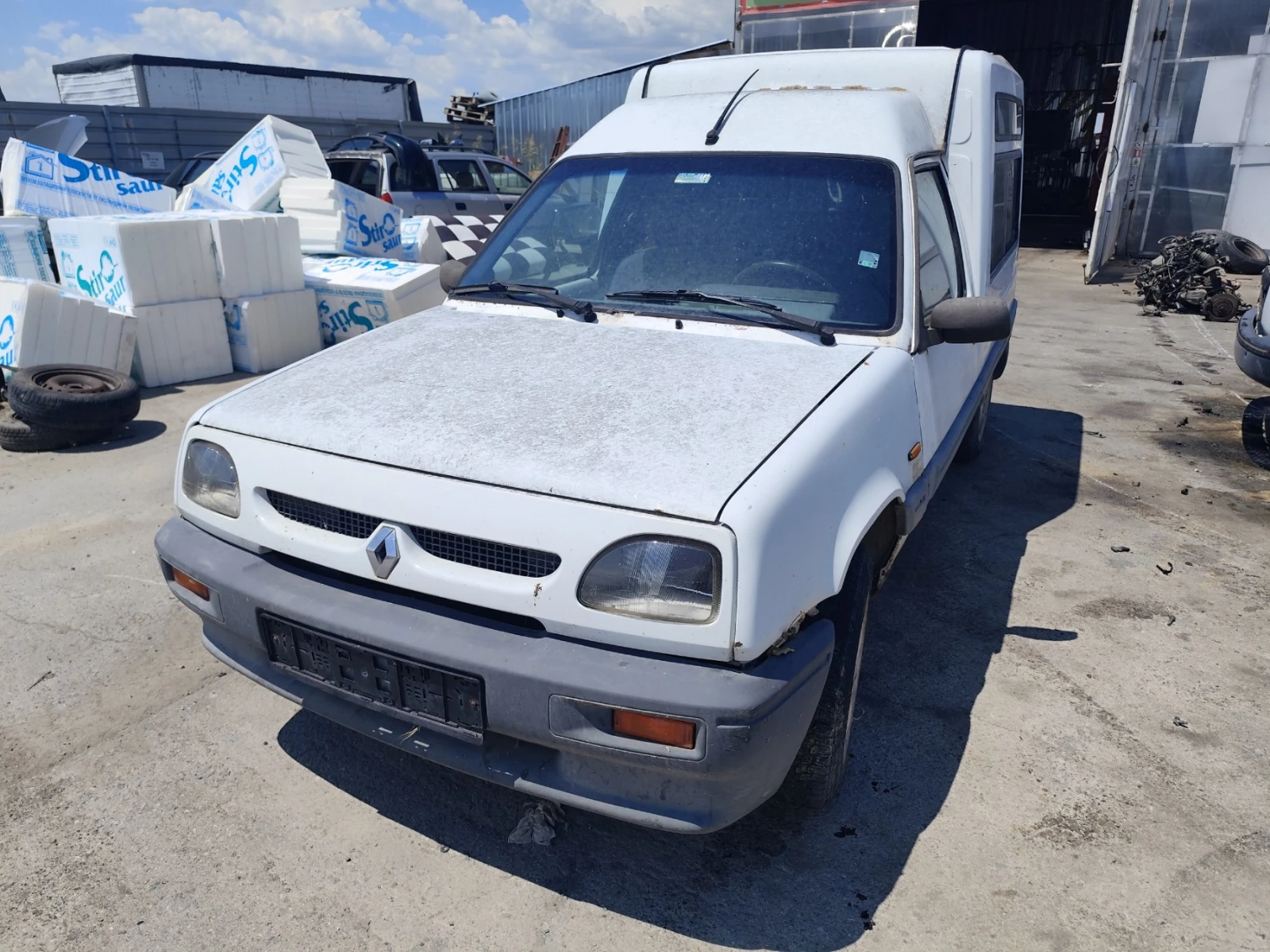 Renault Rapid 1.0 - изображение 2