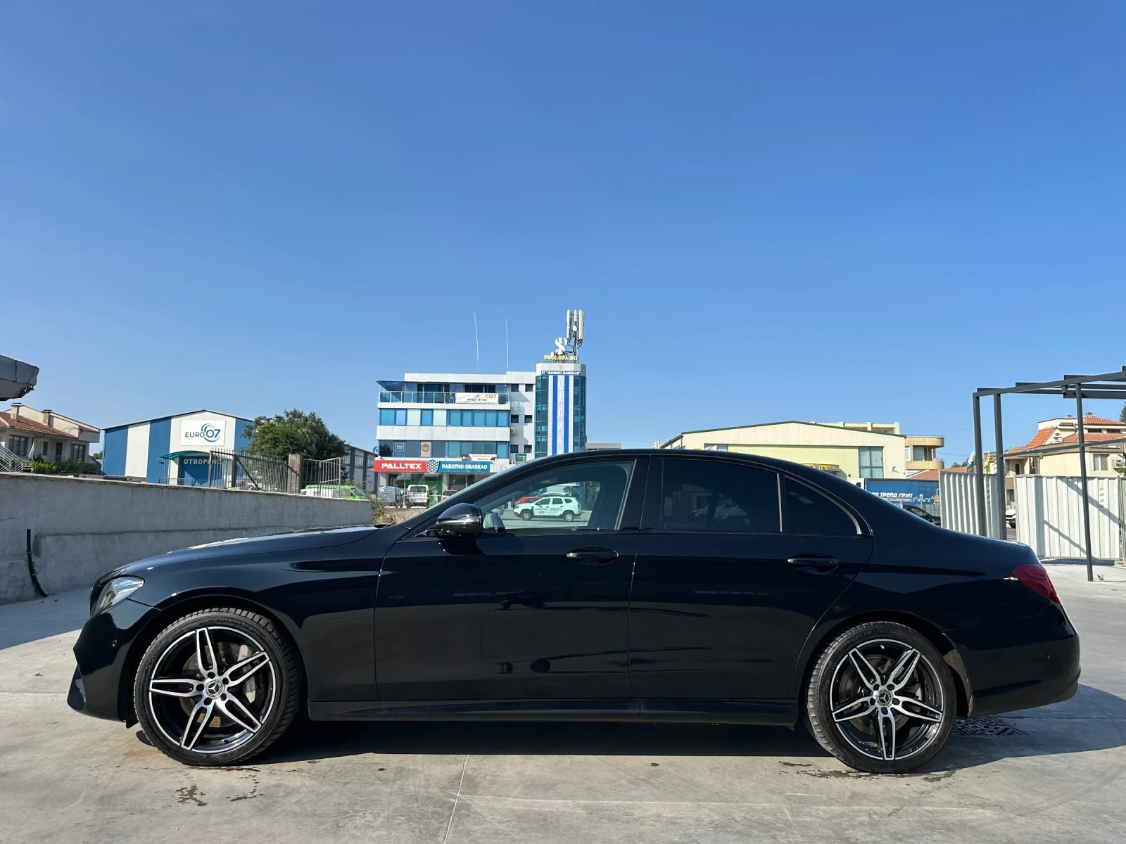 Mercedes-Benz E 400 AMG Line/ 4 Matic/ Air/ Burmeister - изображение 4