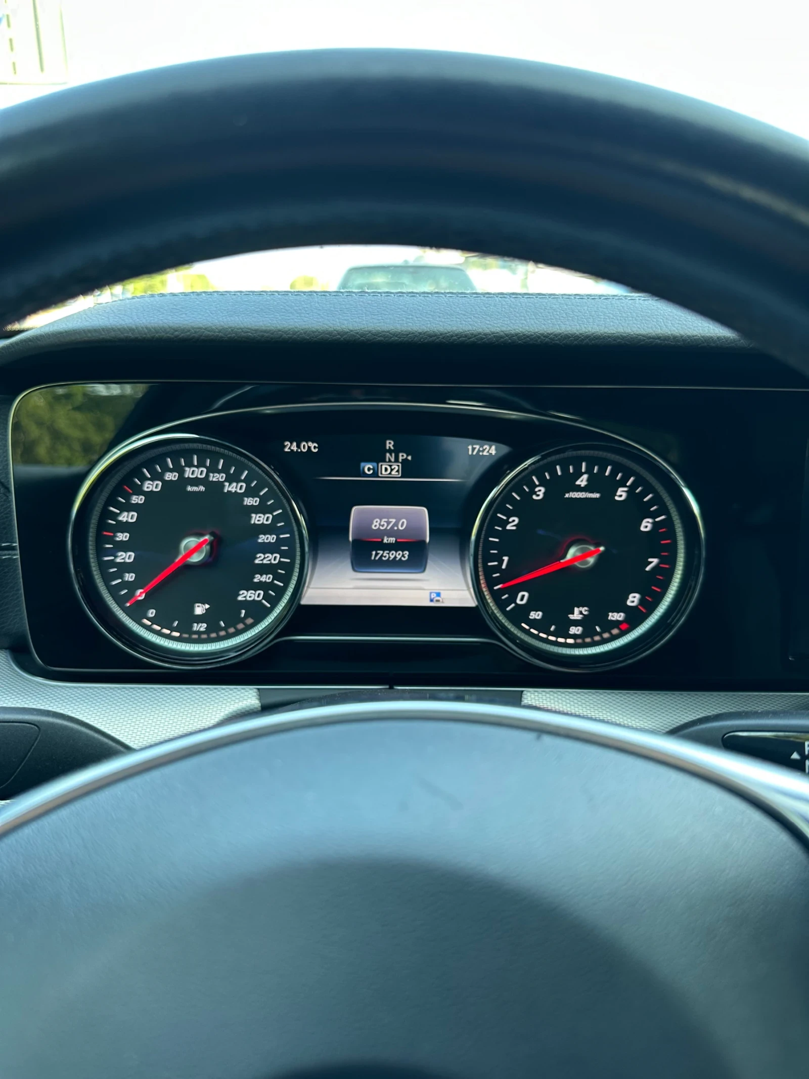 Mercedes-Benz E 400 AMG Line/ 4 Matic/ Air/ Burmeister - изображение 10