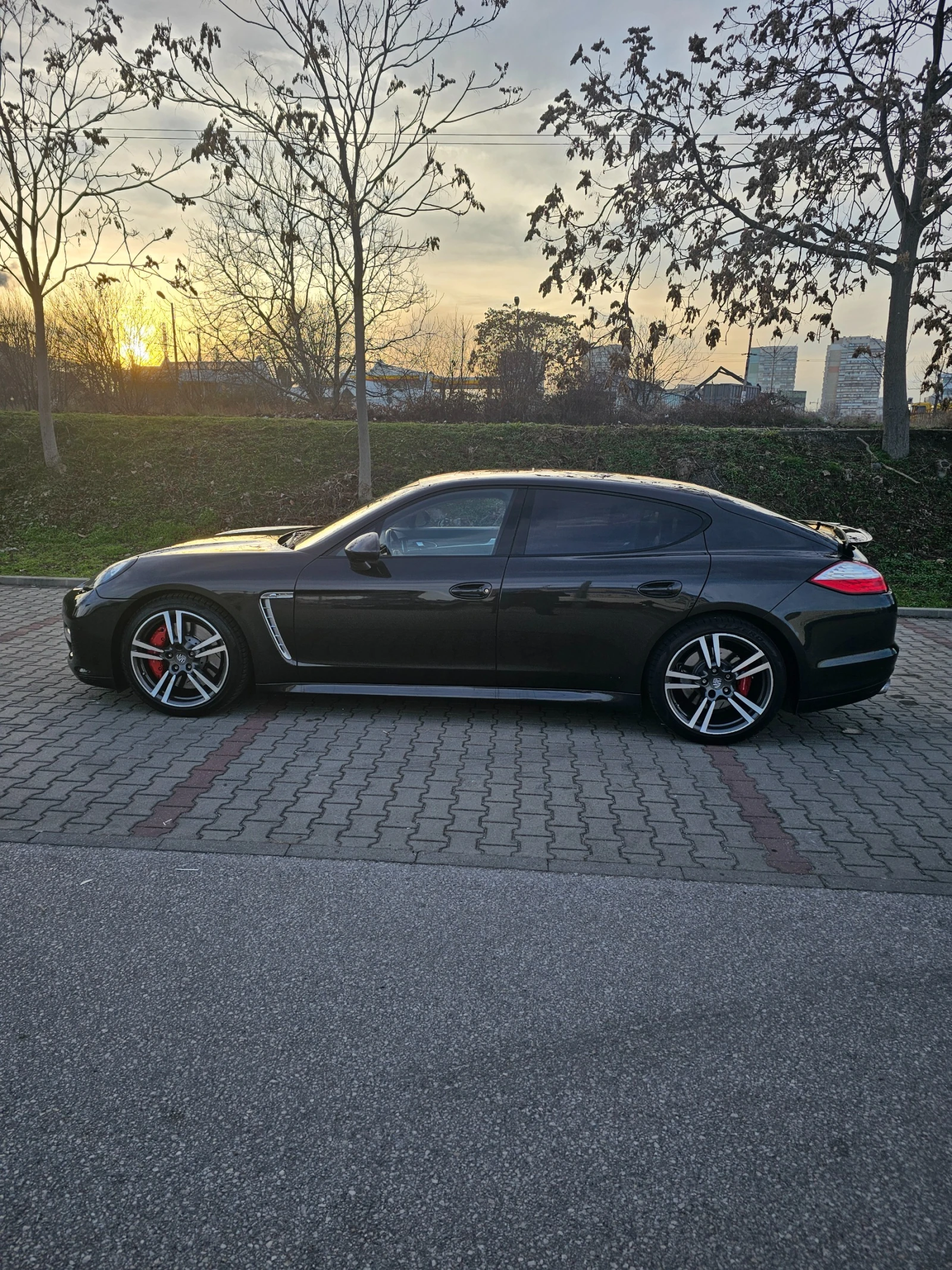 Porsche Panamera Turbo - изображение 8