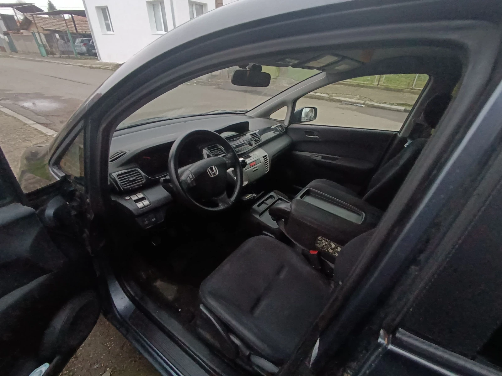 Honda Fr-v, снимка 6 - Автомобили и джипове - 53968322