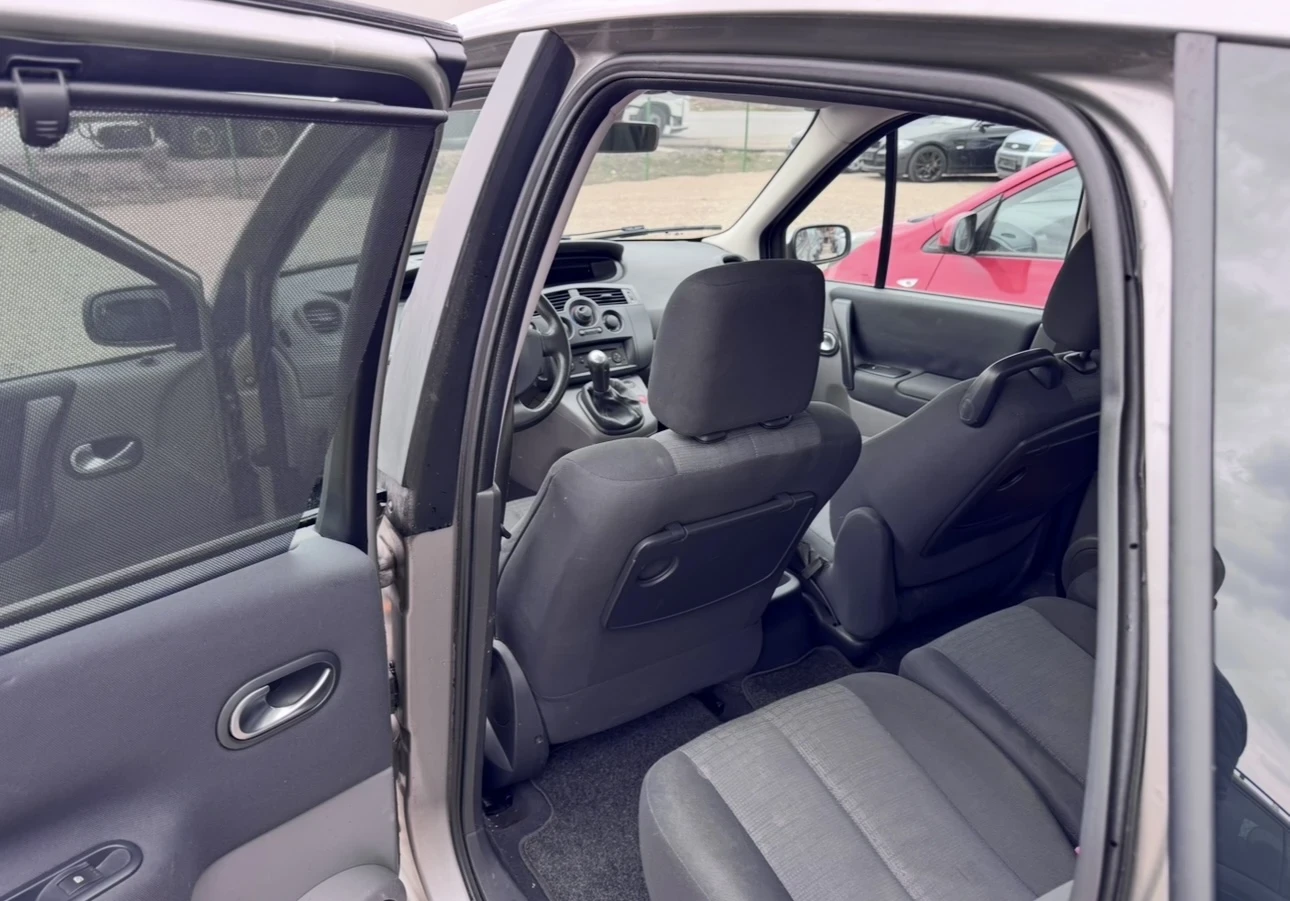 Renault Scenic 1.4i, снимка 10 - Автомобили и джипове - 53900662