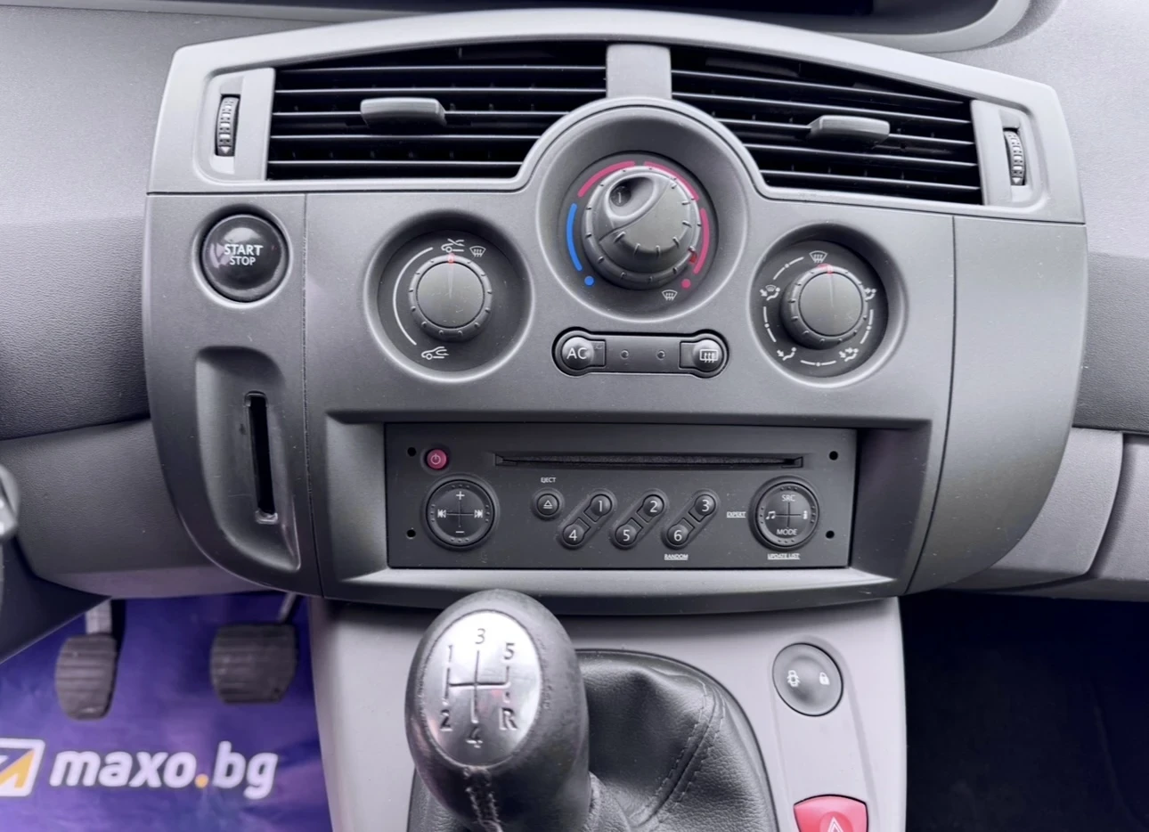 Renault Scenic 1.4i, снимка 8 - Автомобили и джипове - 53900662