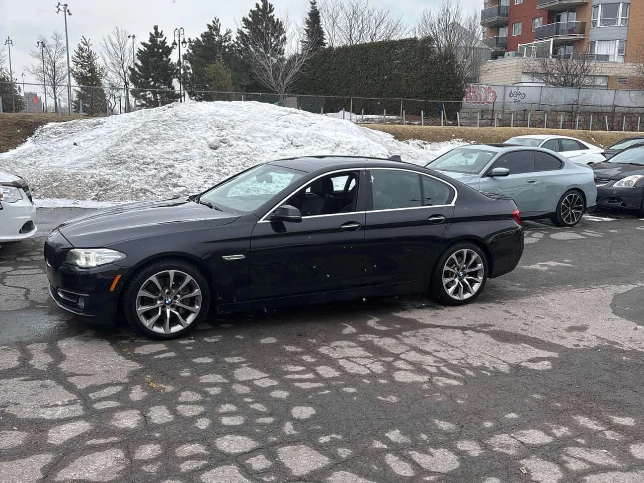 BMW 535 * xDrive * CARFAX * ПАНО * KEYLESS * HARMAN KARDON, снимка 2 - Автомобили и джипове - 53924700