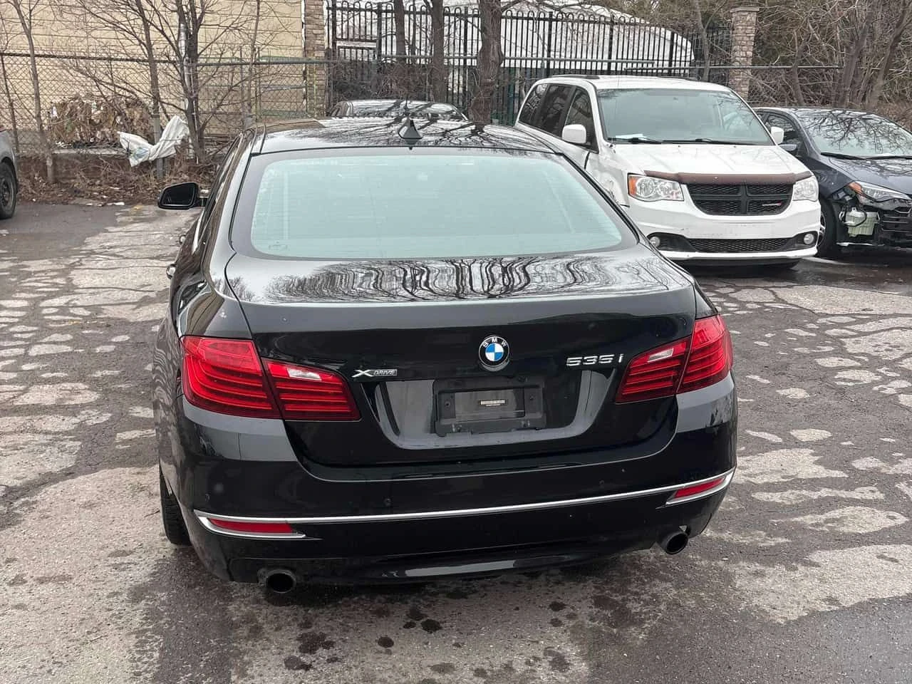 BMW 535 * xDrive * CARFAX * ПАНО * KEYLESS * HARMAN KARDON, снимка 4 - Автомобили и джипове - 53924700