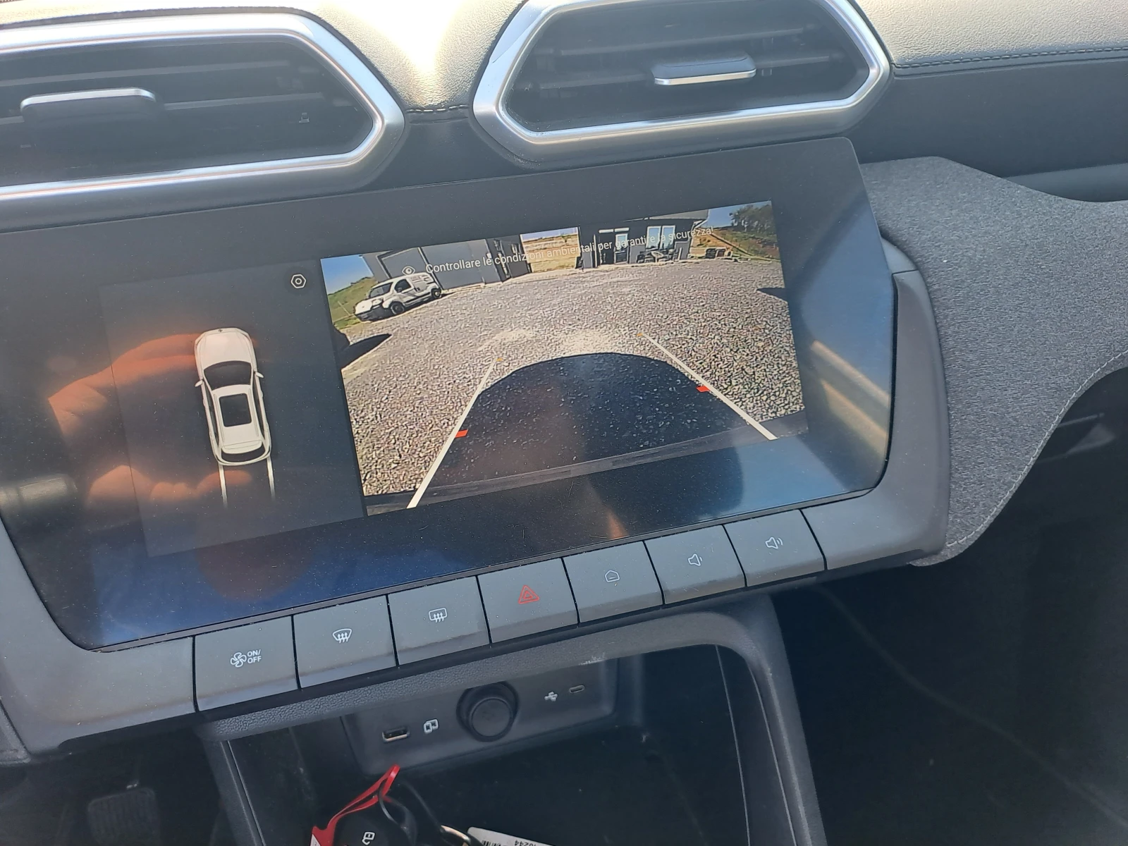 Mg Zs 1.5i 5700kм , снимка 13 - Автомобили и джипове - 54066128