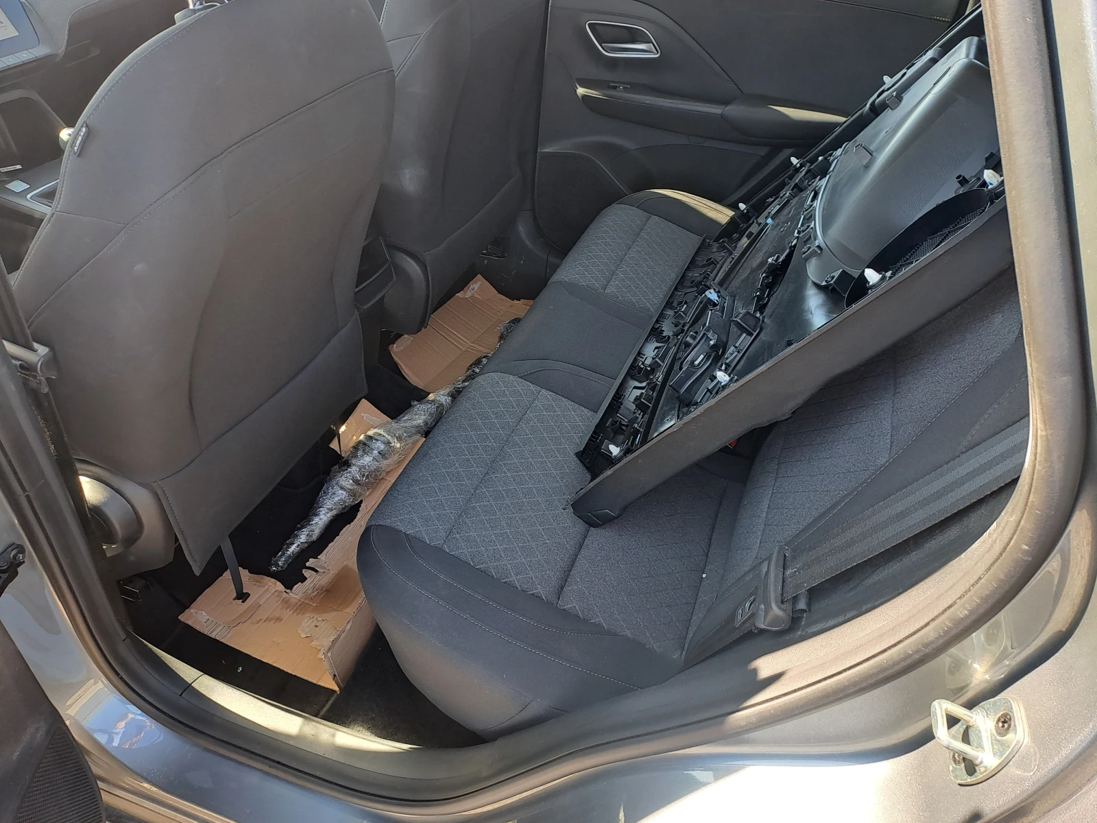 Mg Zs 1.5i 5700kм , снимка 7 - Автомобили и джипове - 54066128